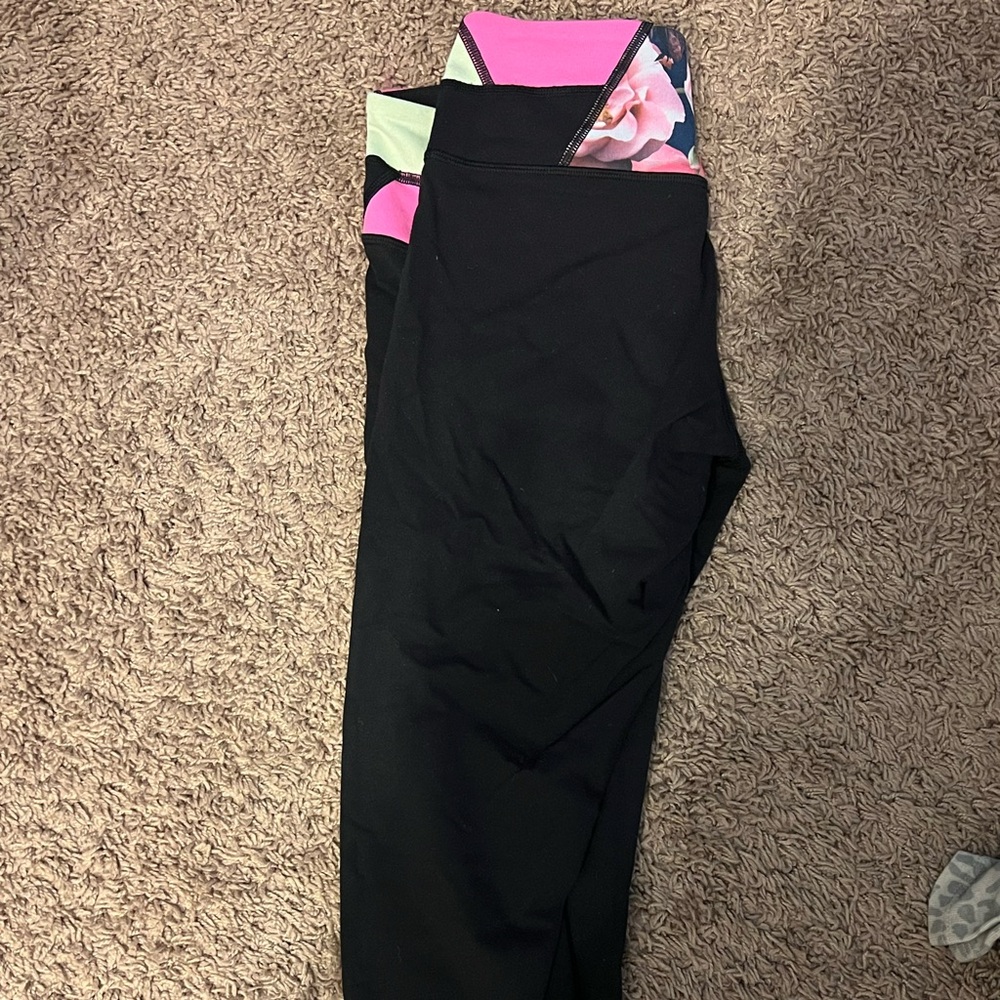 Size 6 Capri lululemon leggings